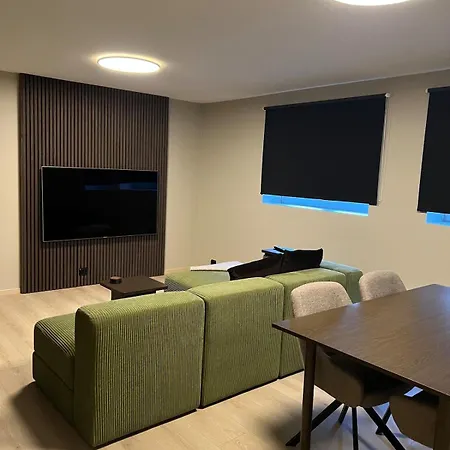 Apartment Newly Renovated Near Centre *